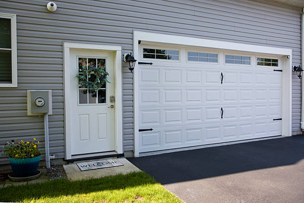 24/7 Emergency Garage Door Panel Replacement experts in Briscoe County County, TX